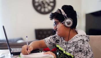 بعد إرتفاع إصابات كورونا.. التربية توضح شرط العودة للتعليم عن بُعد