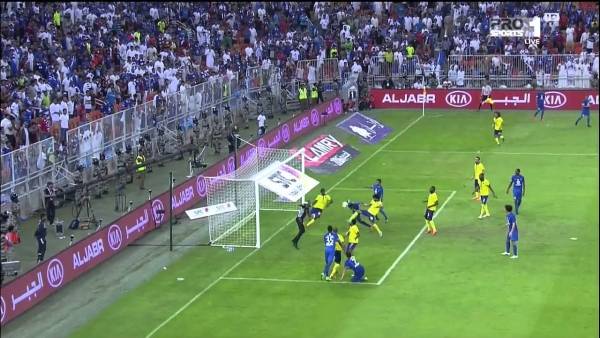 الجحفلة ولدغة برونو.. شبح يهدد حلم الهلال والنصر