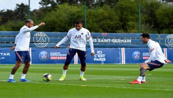 نيمار يغيب عن سان جيرمان في مواجهة لايبزج بدوري الأبطال