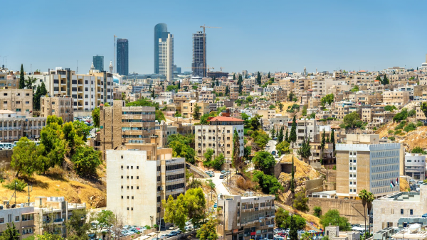 أجواء لطيفة في المرتفعات والسهول وباردة ليلًا حتى الاثنين