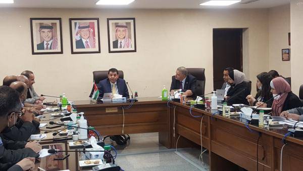 وزير العمل: ثقافة العيب لم تعد موجودة