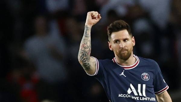 منع الجماهير من قذف ميسي بأموال مزيفة في مباراة باريس سان جيرمان ومارسيليا