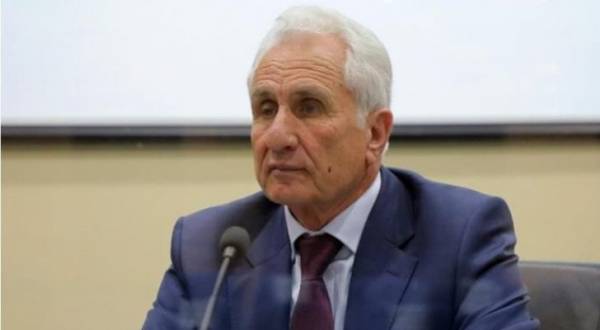 وزير التربية يوافق على توصيات لجنة الاوبئة حول تعليق الدوام في حال ثبوت اصابة