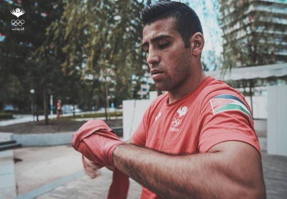 عشيش يتأهل لدور الـ 16 ببطولة العالم للملاكمة