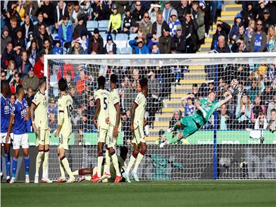 آرسنال يضرب ليستر بثنائية ويرتقي للمركز الخامس مؤقتا