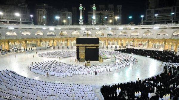 السعودية تسمح بأداء العمرة براً