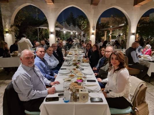  جوفيكو  تقيم حفل عشاء لموظفيها في مطعم كرم بيروت .. شاهد الصور