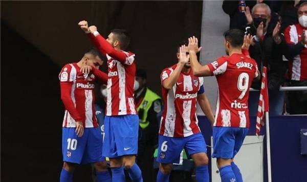 أتلتيكو يعطل قطار بيتيس ويعود للمربع الذهبي في الليجا