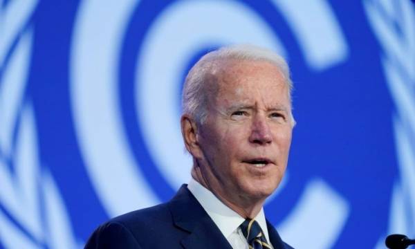 بايدن يأخذ قسطا من النوم في قمة غلاسكو للمناخ.. وترامب يعلق