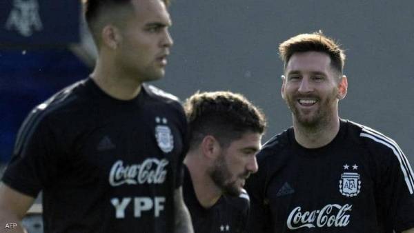 قلة احترام لسان جرمان.. ابتسامة ميسي تفجر غضب مشجعي ناديه