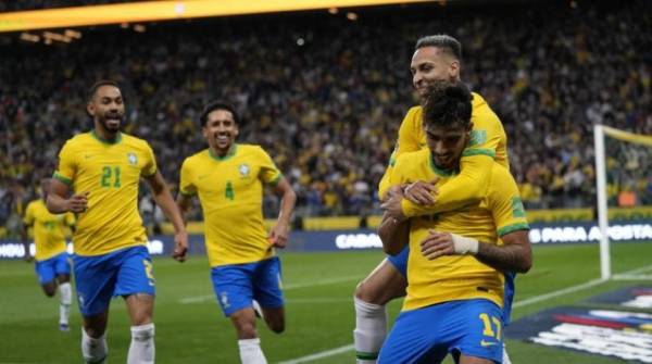 البرازيل إلى نهائيات كأس العالم