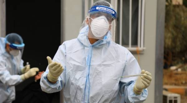 23 وفاة و2452 إصابة كورونا.. وإيجابية الفحوصات 6.86