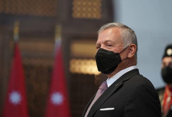 الملك يثني على دور العودات خلال رئاسته لمجلس النواب