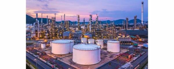 النفط يستقر بعد تقلبات شديدة بفعل احتمال السحب من المخزونات