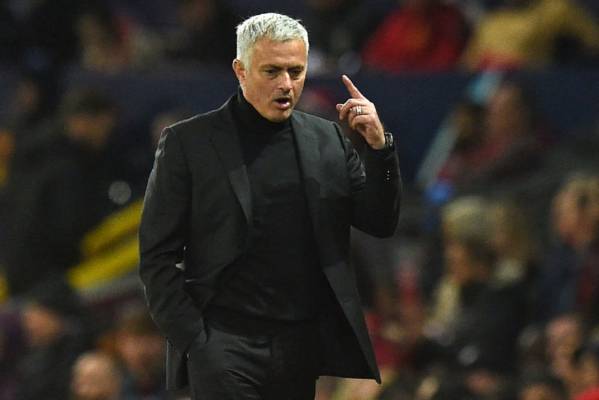 خلاف قوي بين مورينيو ونجم روما