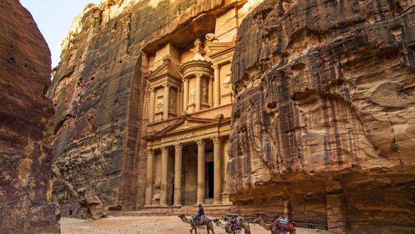 2.1 مليار دولار دخل سياحي للأردن حتى تشرين الأول