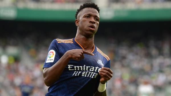 سان جيرمان يزعج ريال مدريد بعرض ضخم لفينيسيوس