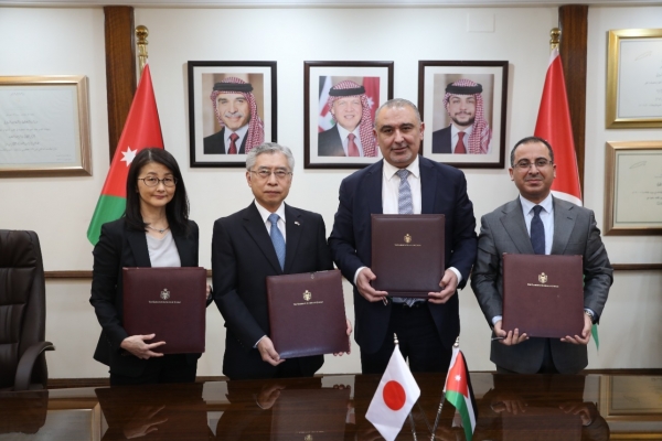 اليابان تقرض الأردن 100 مليون دولار لدعم الموازنة