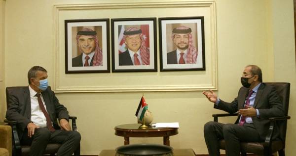 بعد عجزها عن تأمين رواتب الشهر الحالي.. أونروا: وضعنا خطير