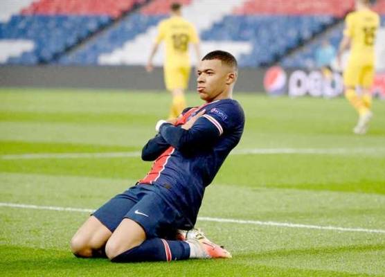 مبابي يكشف كواليس واقعة كوميدية في سيارة زيدان