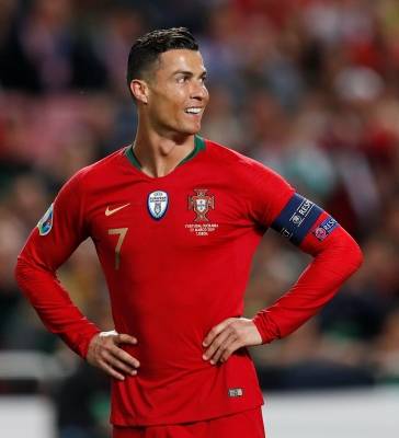 مفاجأة.. البرتغال تخذل رونالدو في صراع الكرة الذهبية