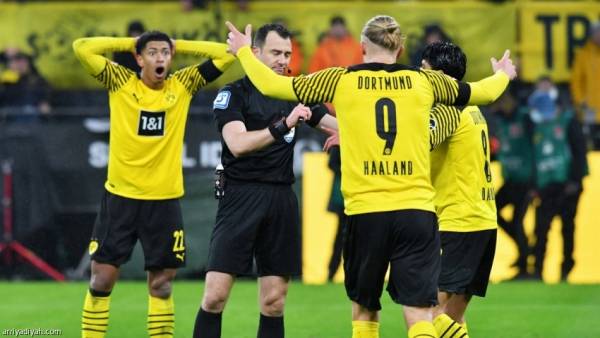 أسطورة بايرن ميونخ: الحكم ظلم دورتموند أمام الفريق البافاري