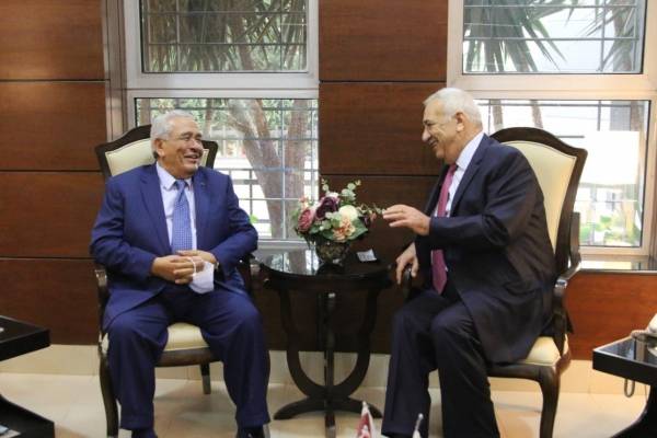 دولة الروابدة يرعى نهائي المسابقة العلمية الصيدلانية في جامعة الشرق الأوسط