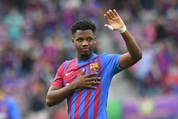 تشافي يحسم مشاركة فاتي في موقعة بايرن