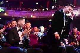 مبابي ينسى أيقونته رونالدو: ميسي أفضل لاعب في العالم