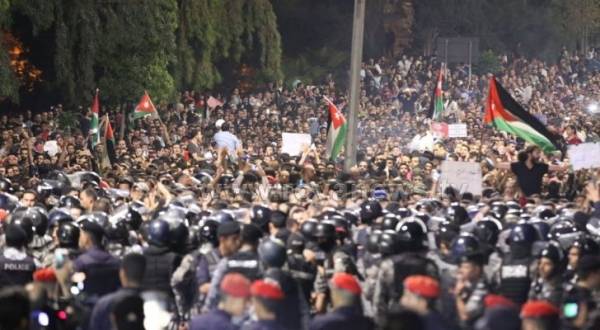 الأردن يعاني.. «لغز صمت الكبار».. ووزراء يهبطون بالمظلة لا نعرفهم ولا يعرفوننا !