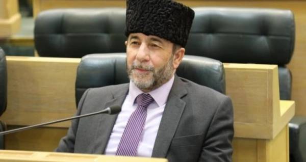 مذكرة نيابية تطالب باعادة جميع حقوق معلمين أعيدوا إلى عملهم