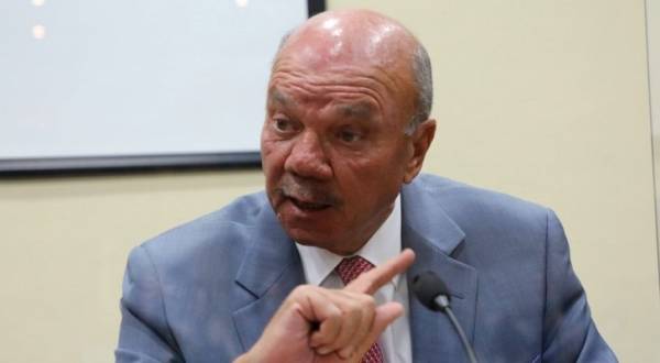 الفايز يهاجم الحكومة: لم آكن قلقاً بالربيع العربي كما انا قلق الآن