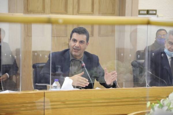 النواب يحيل وزير المياه السابق إلى مكافحة الفساد.. والسبب؟؟