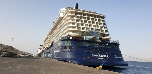 تعليق قرار فرض رسوم اضافية للبواخر خارج نوافذ الاصطفاف بالعقبة