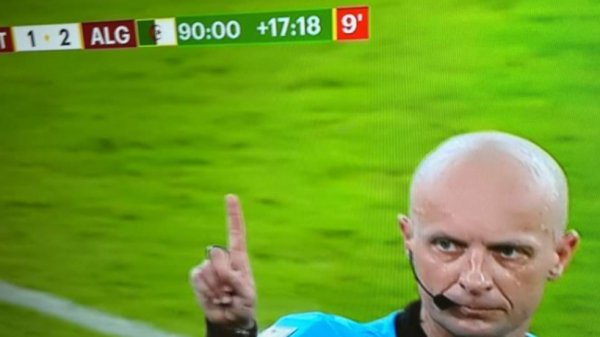 سيدخل موسوعة غينيس.. الوقت بدل الضائع في مواجهة الجزائر وقطر يثير الجدل