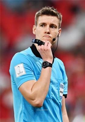 الألماني سيبرت حكمًا لنهائي كأس العرب