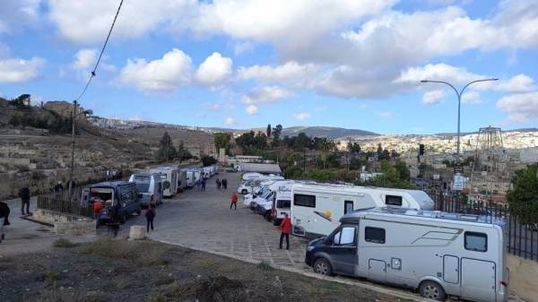 استئناف سياحة الـ كرفانات المتنقلة في الأردن بعد انقطاع 10 سنوات