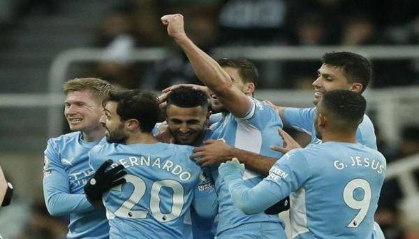 بقيادة رياض محرز .. مانشستر سيتي يحطم الأرقام القياسية في 2021