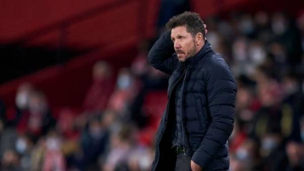 هل حان وقت رحيل سيميوني عن الروخيبلانكوس؟