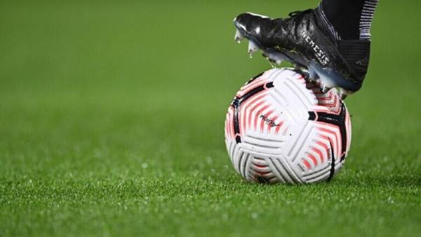 بينهم 3 عرب.. موت الفجأة يجتاح ملاعب كرة القدم ويخطف أربعة رياضيين