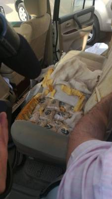 ضبط ربع مليون حبة مخدرة أُخفيت داخل مركبة تمهيداً لتهريبها لإحدى دول الجوار