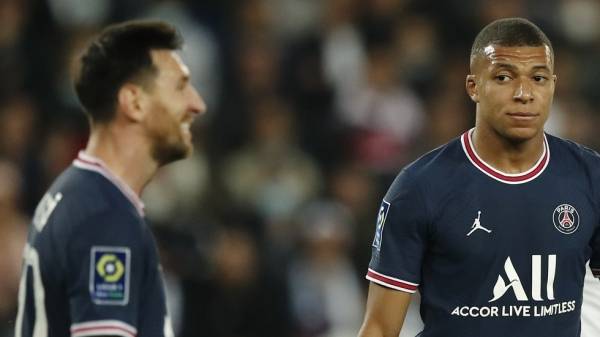 باريس يفرق بين مبابي وميسي