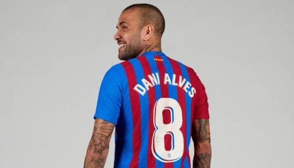 اتهام ألفيس بالكذب حول رغبة العودة لبرشلونة