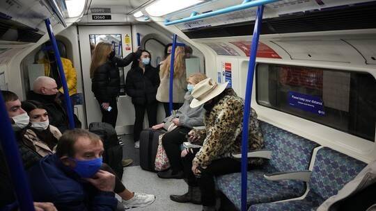 فرنسا: فرض الكمامات بوسائل النقل على الأطفال