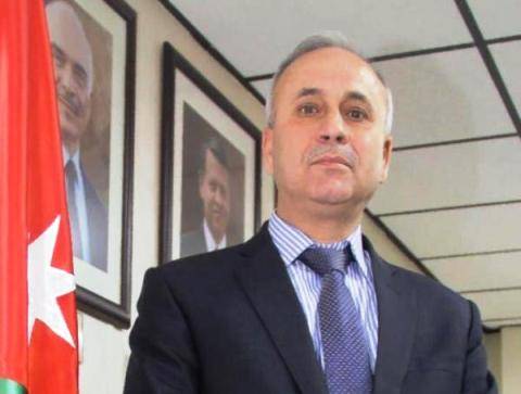 تمديد خدمات مدير عام الضريبة لمدة عام