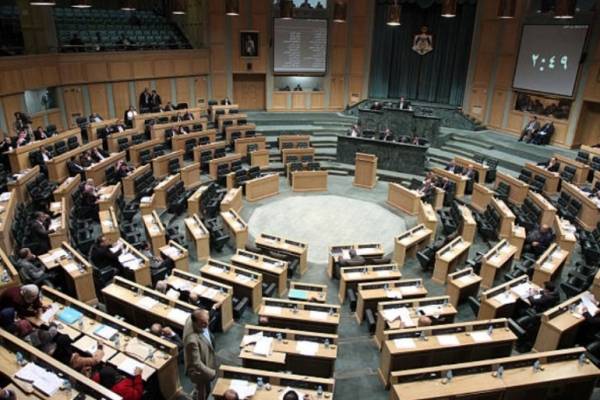 النواب يقر مشروع التعديلات الدستورية بمجمله