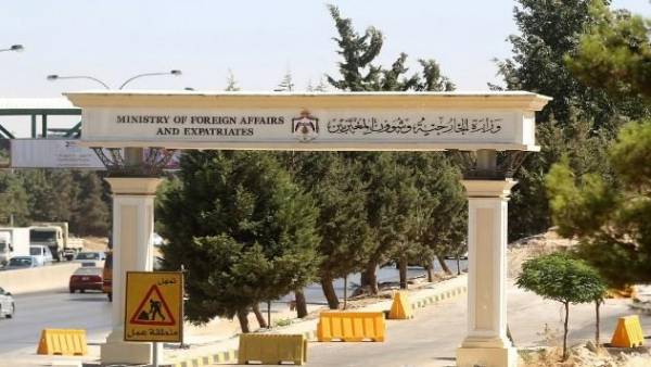 الخارجية: تقييم ودراسة كل الخيارات للتعامل مع التطورات في كازاخستان