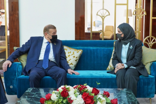 وفد نيابي برئاسة الدغمي في زيارة رسمية إلى البحرين
