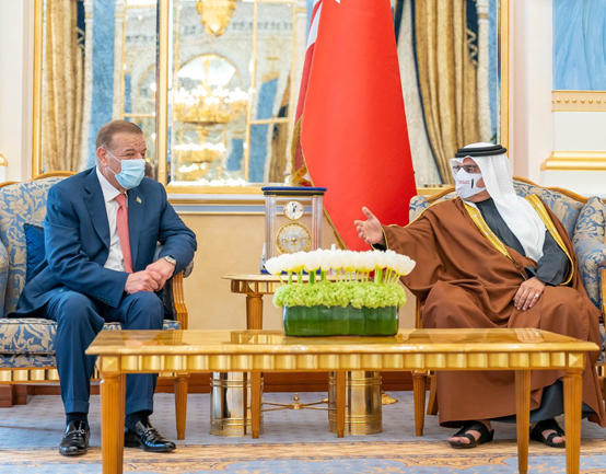 الدغمي ينقل رسالة خطية من الملك إلى ملك البحرين