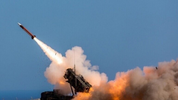التحالف العربي: الدفاعات الجوية دمرت صاروخا باليستيا أطلقه الحوثيون باتجاه الجنوب السعودي